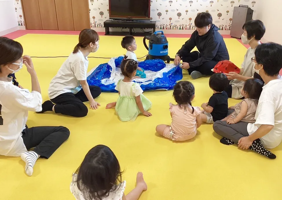 スタッフとの交流の様子